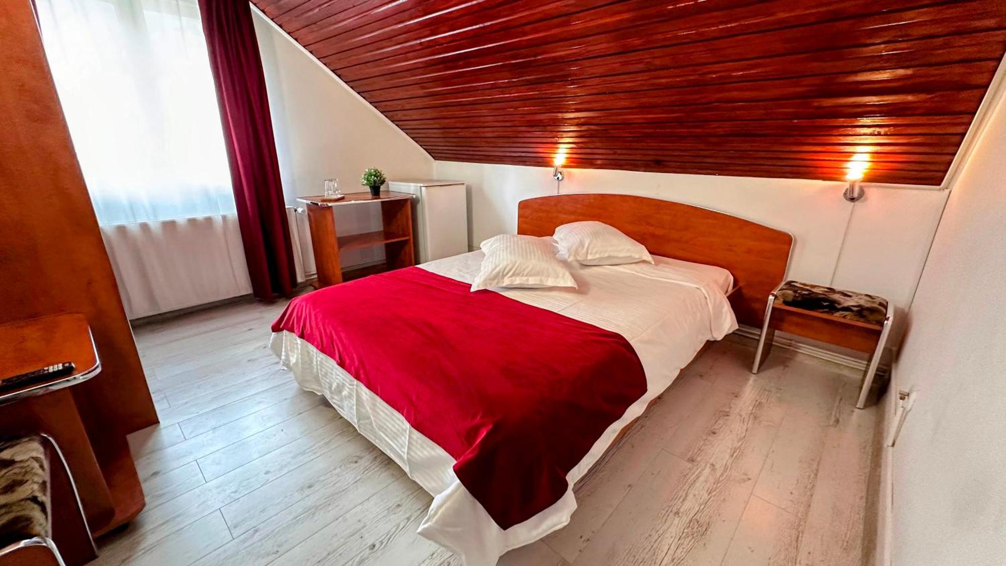 Valea Alba View - Self Check-In Hotell Buşteni Exteriör bild