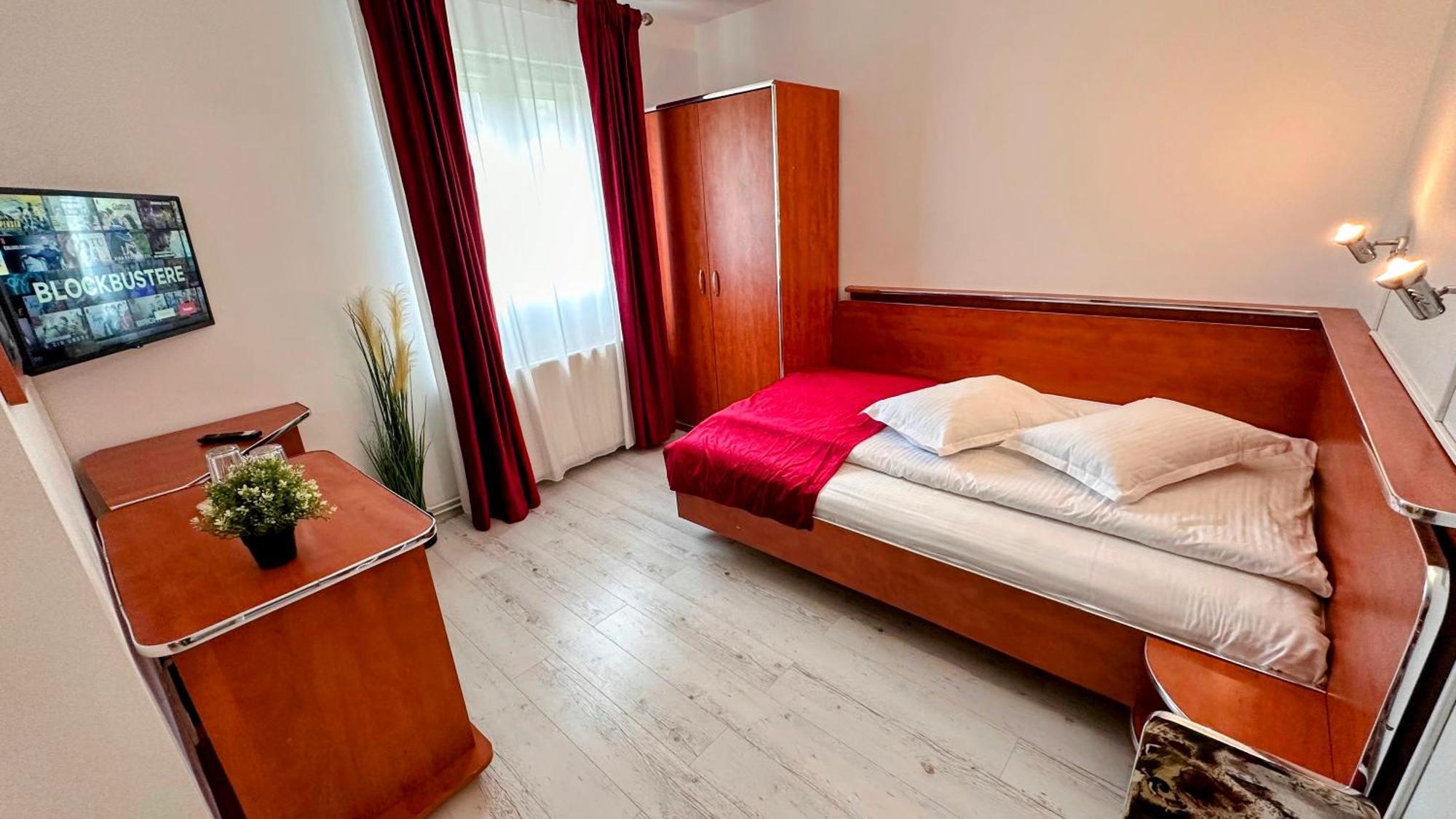 Valea Alba View - Self Check-In Hotell Buşteni Exteriör bild