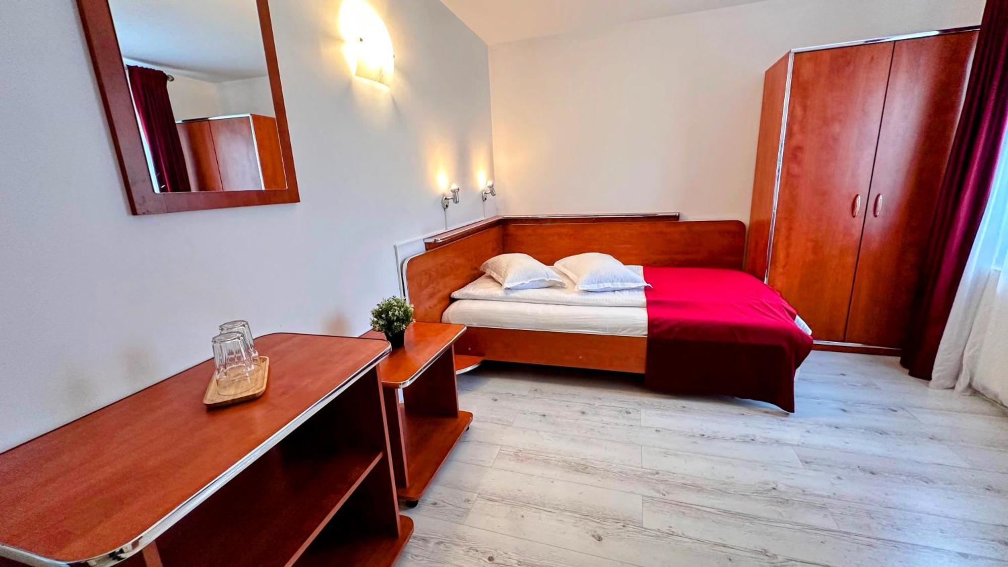 Valea Alba View - Self Check-In Hotell Buşteni Exteriör bild