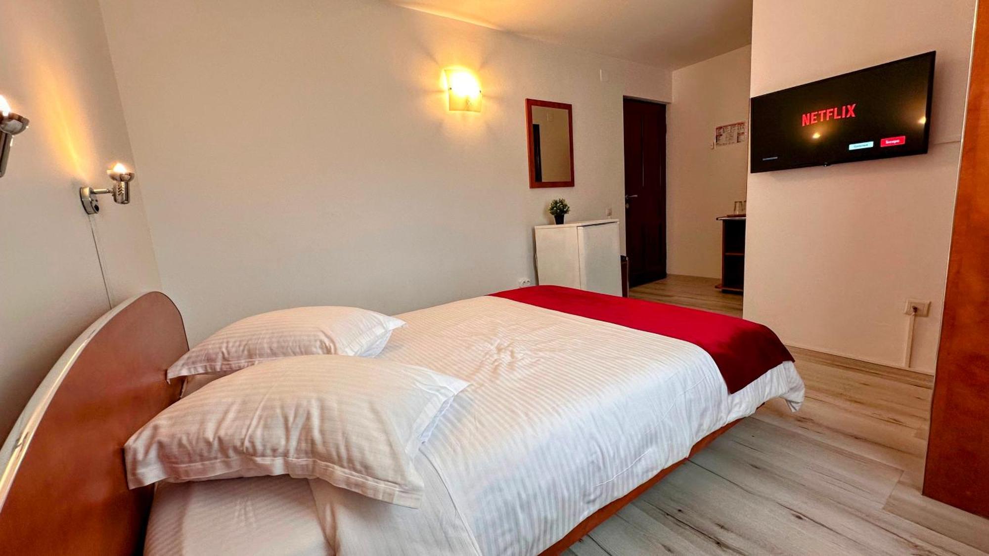 Valea Alba View - Self Check-In Hotell Buşteni Exteriör bild