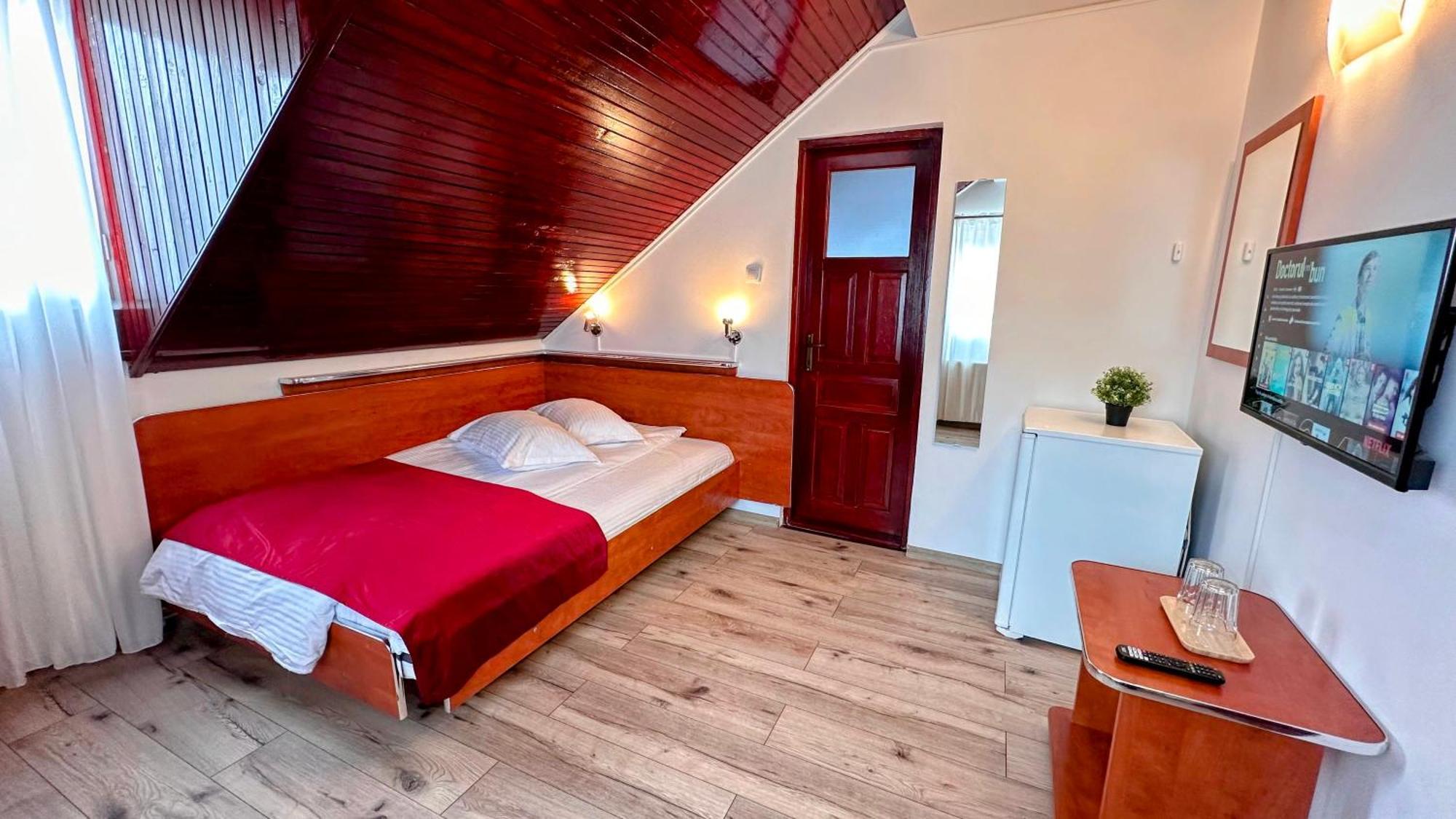 Valea Alba View - Self Check-In Hotell Buşteni Exteriör bild