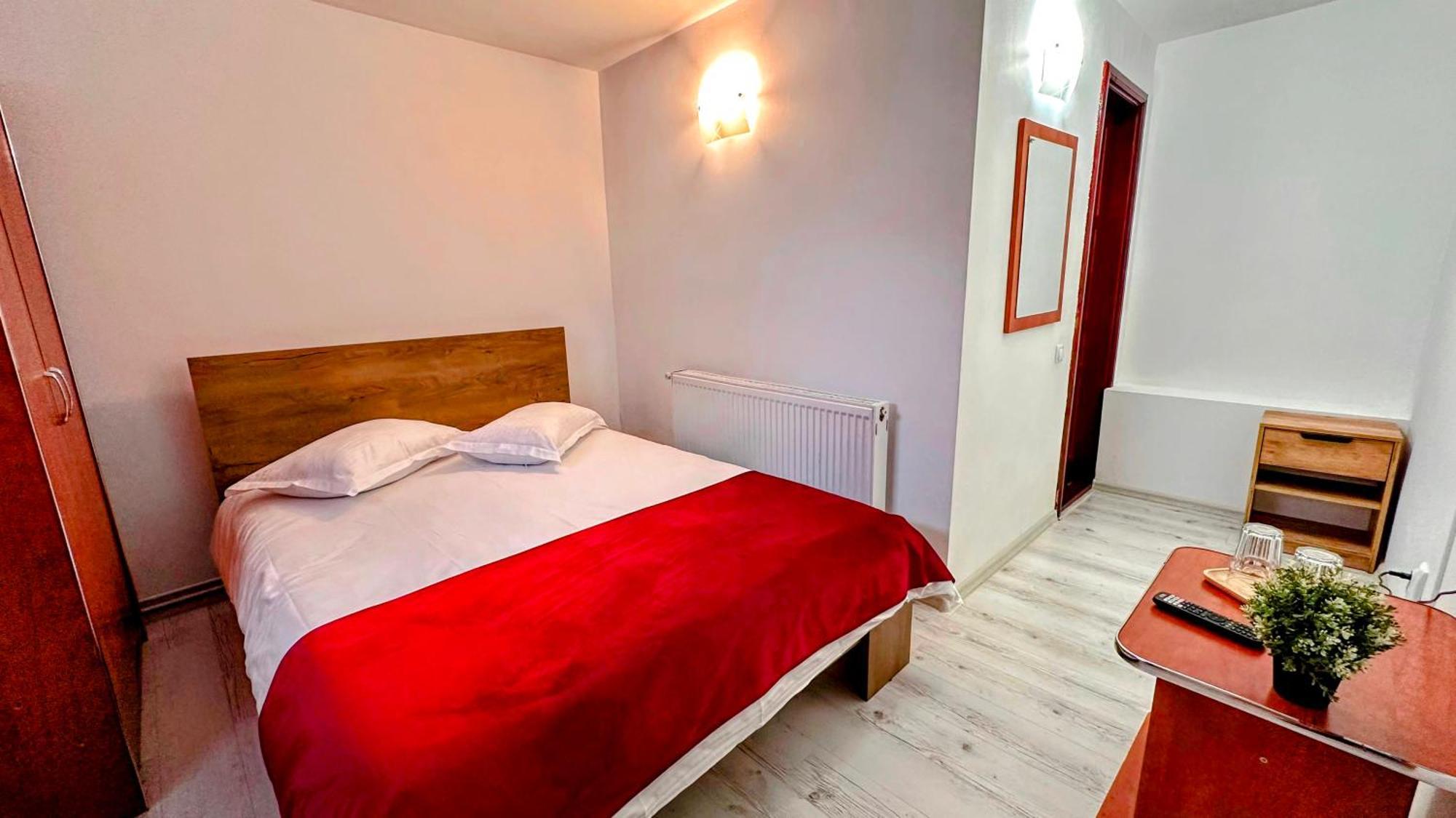 Valea Alba View - Self Check-In Hotell Buşteni Exteriör bild