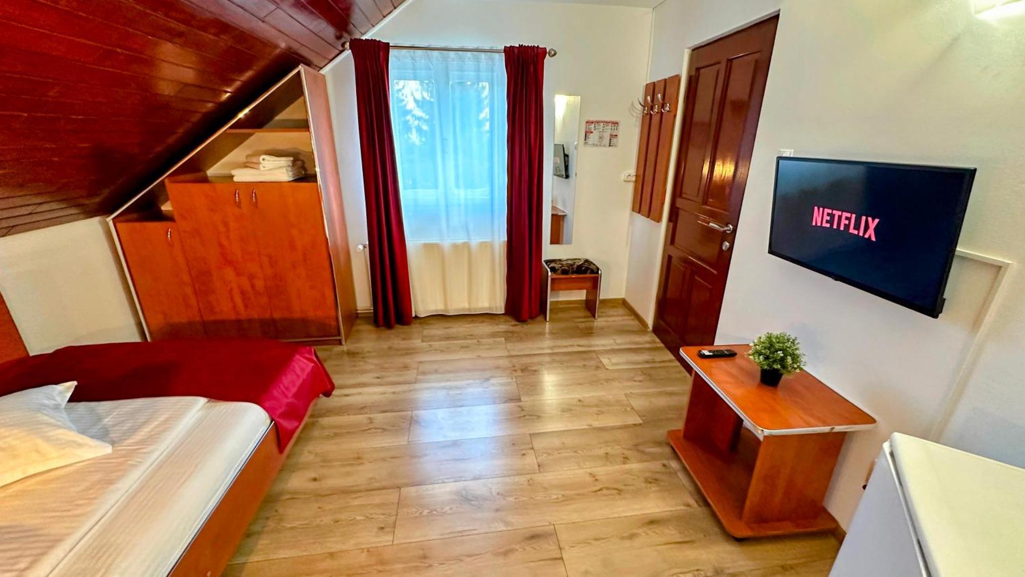 Valea Alba View - Self Check-In Hotell Buşteni Exteriör bild