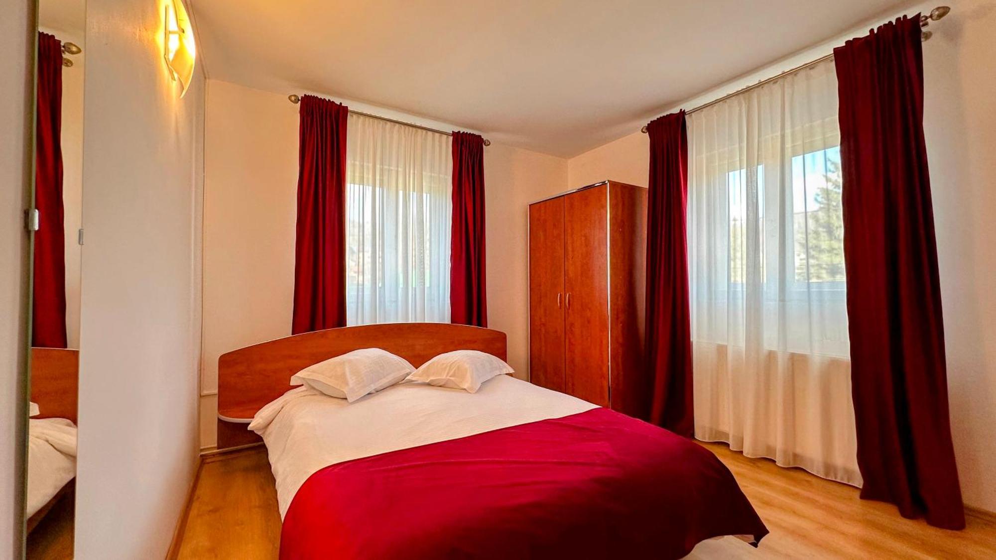 Valea Alba View - Self Check-In Hotell Buşteni Exteriör bild