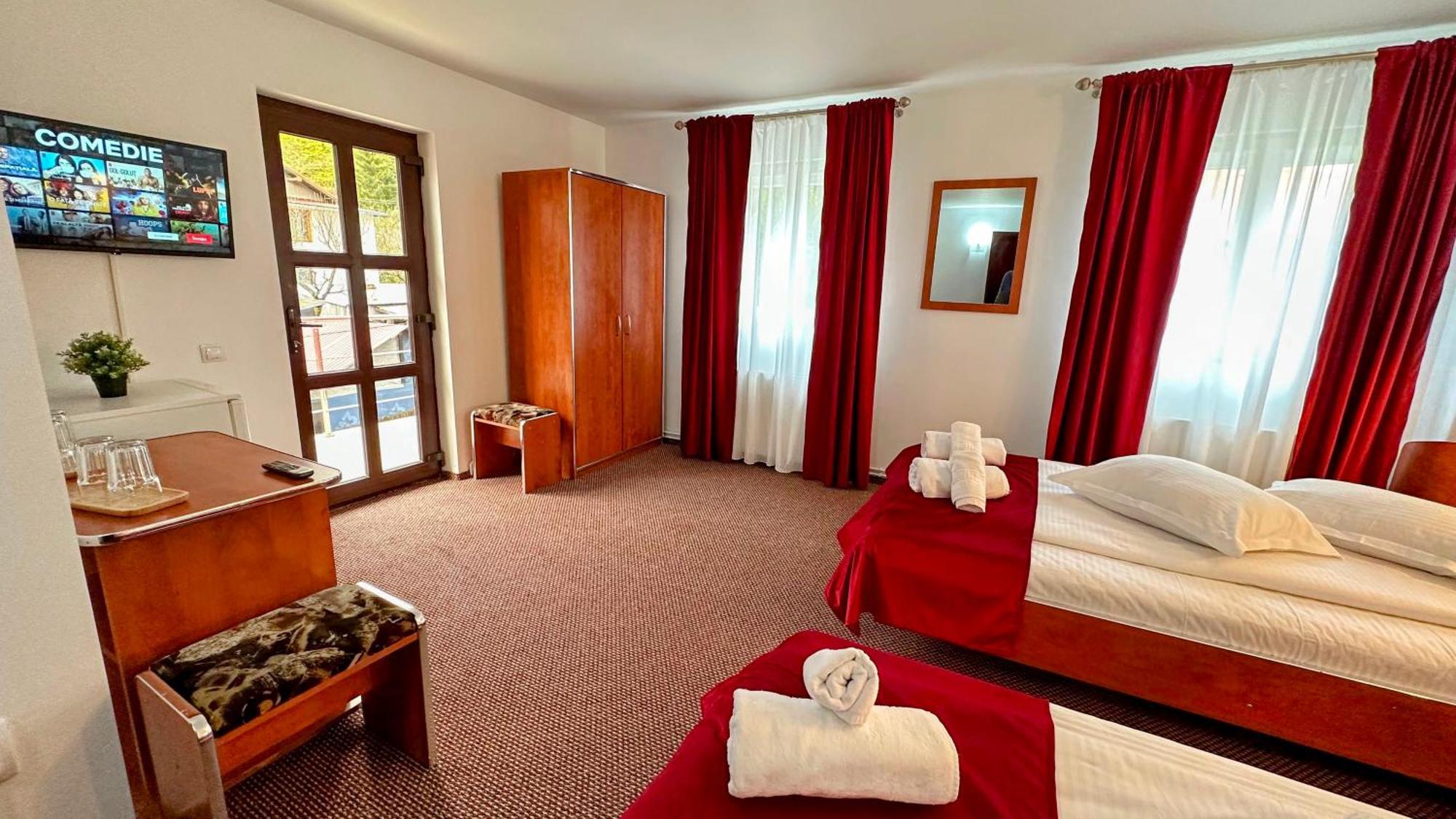 Valea Alba View - Self Check-In Hotell Buşteni Exteriör bild