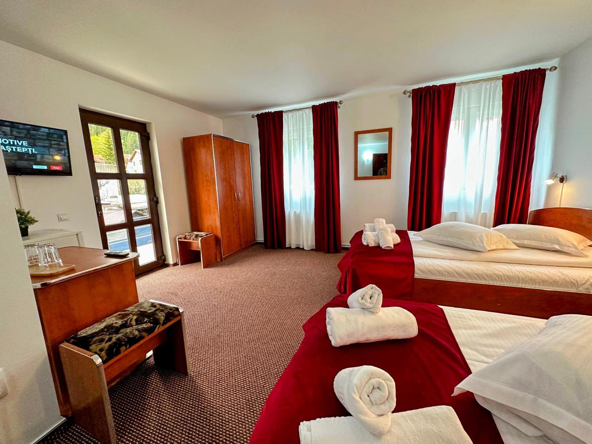 Valea Alba View - Self Check-In Hotell Buşteni Exteriör bild