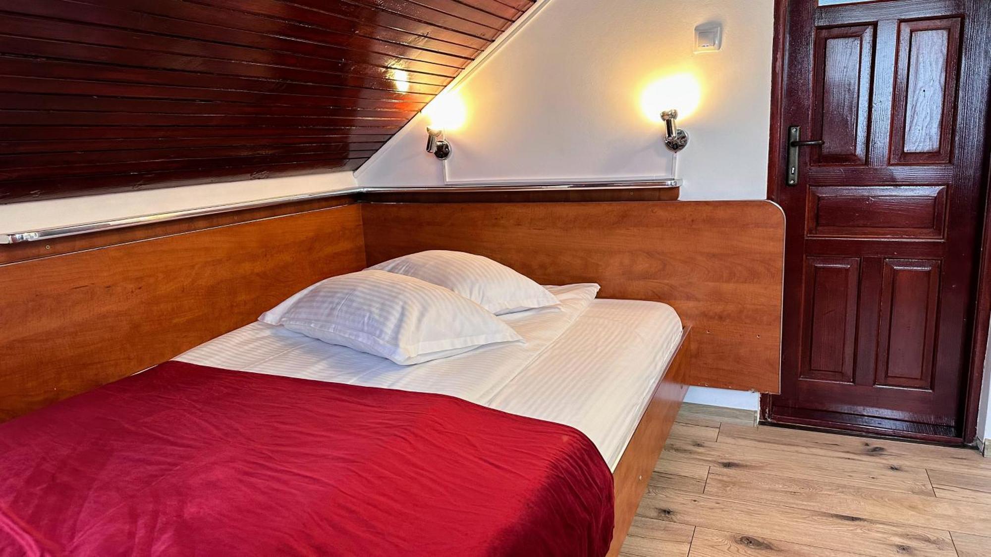 Valea Alba View - Self Check-In Hotell Buşteni Exteriör bild