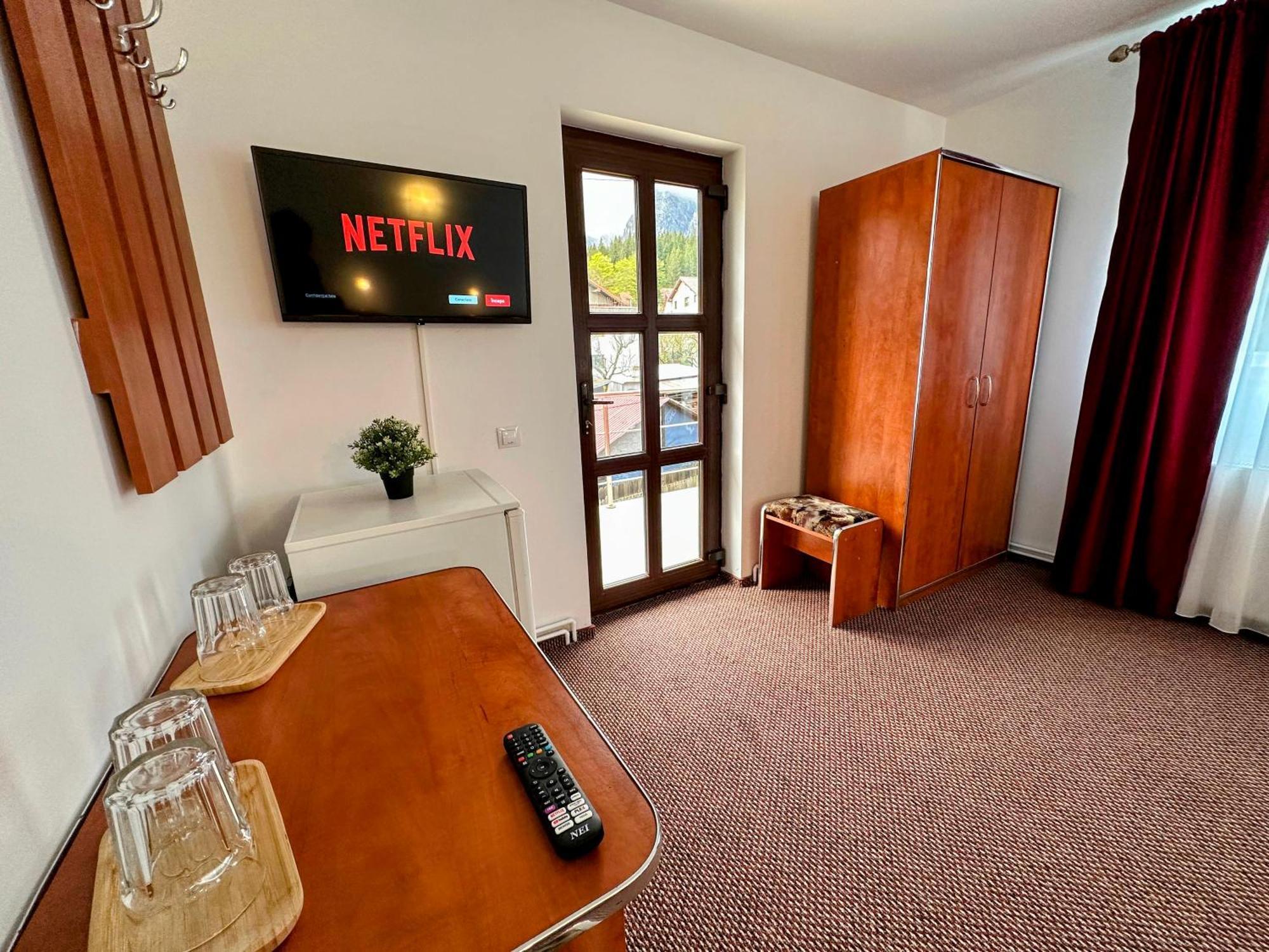 Valea Alba View - Self Check-In Hotell Buşteni Exteriör bild