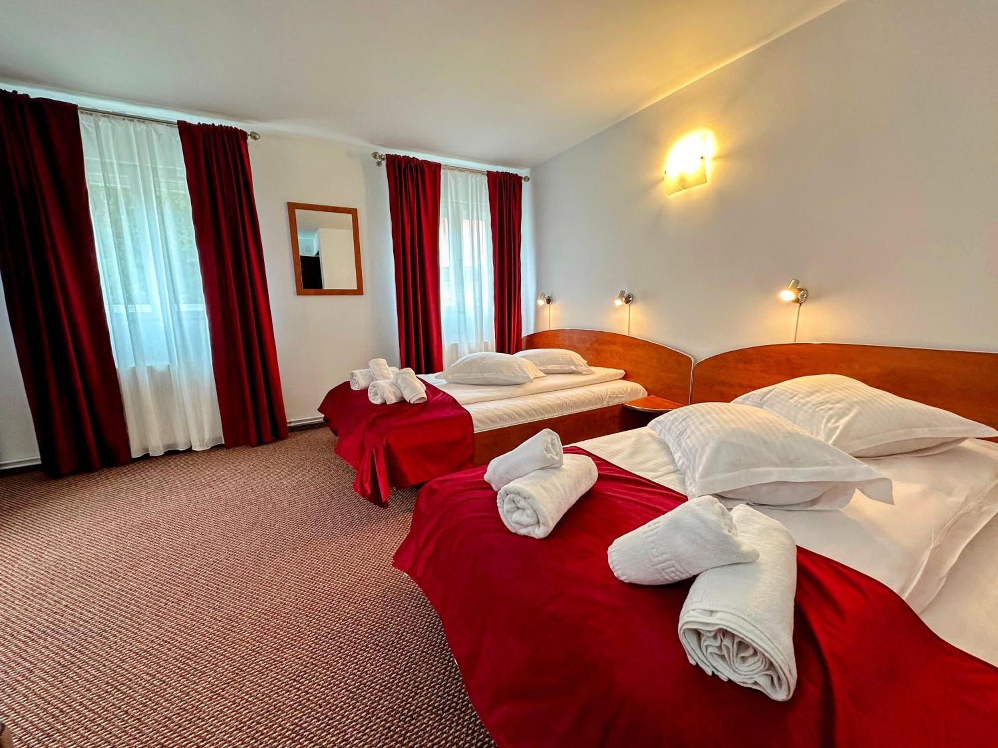 Valea Alba View - Self Check-In Hotell Buşteni Exteriör bild