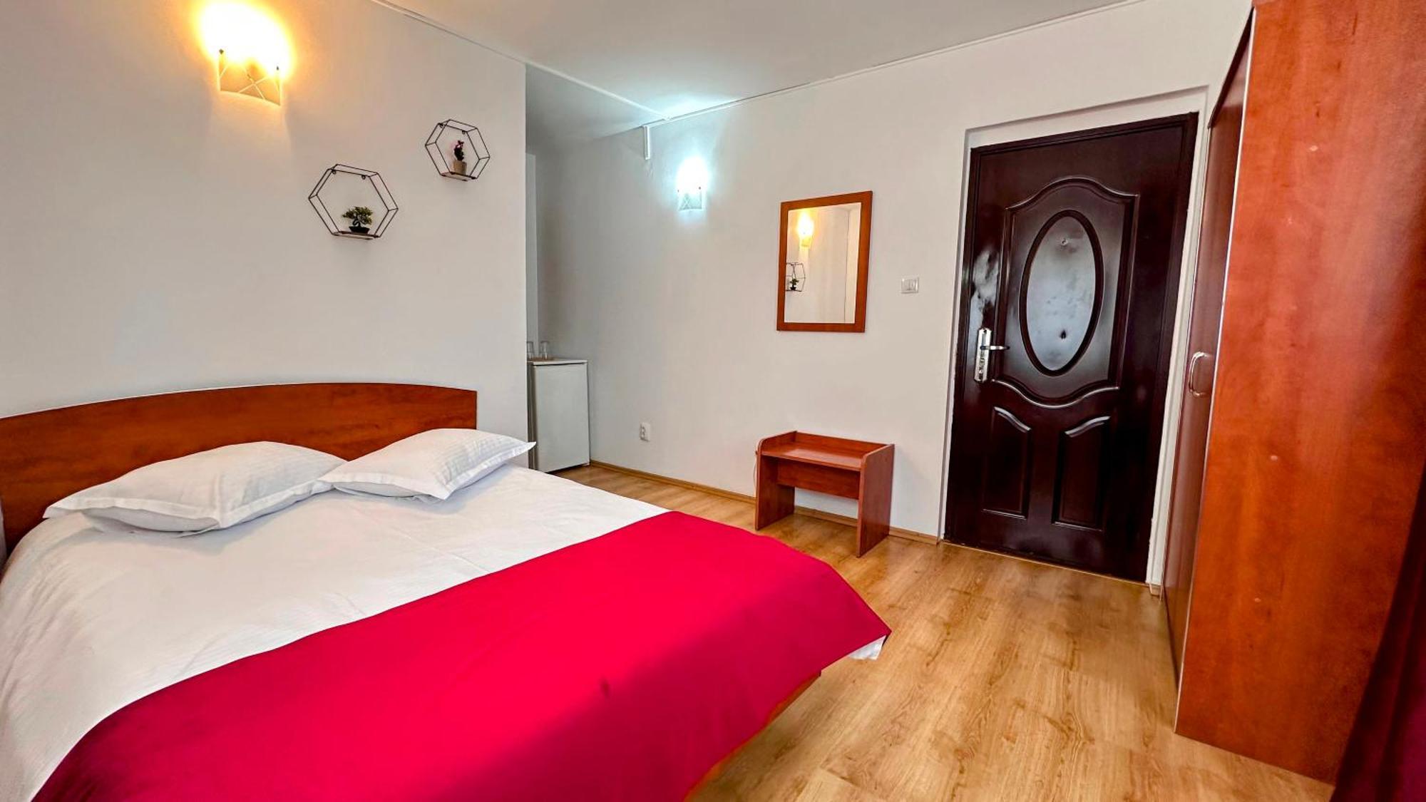 Valea Alba View - Self Check-In Hotell Buşteni Exteriör bild