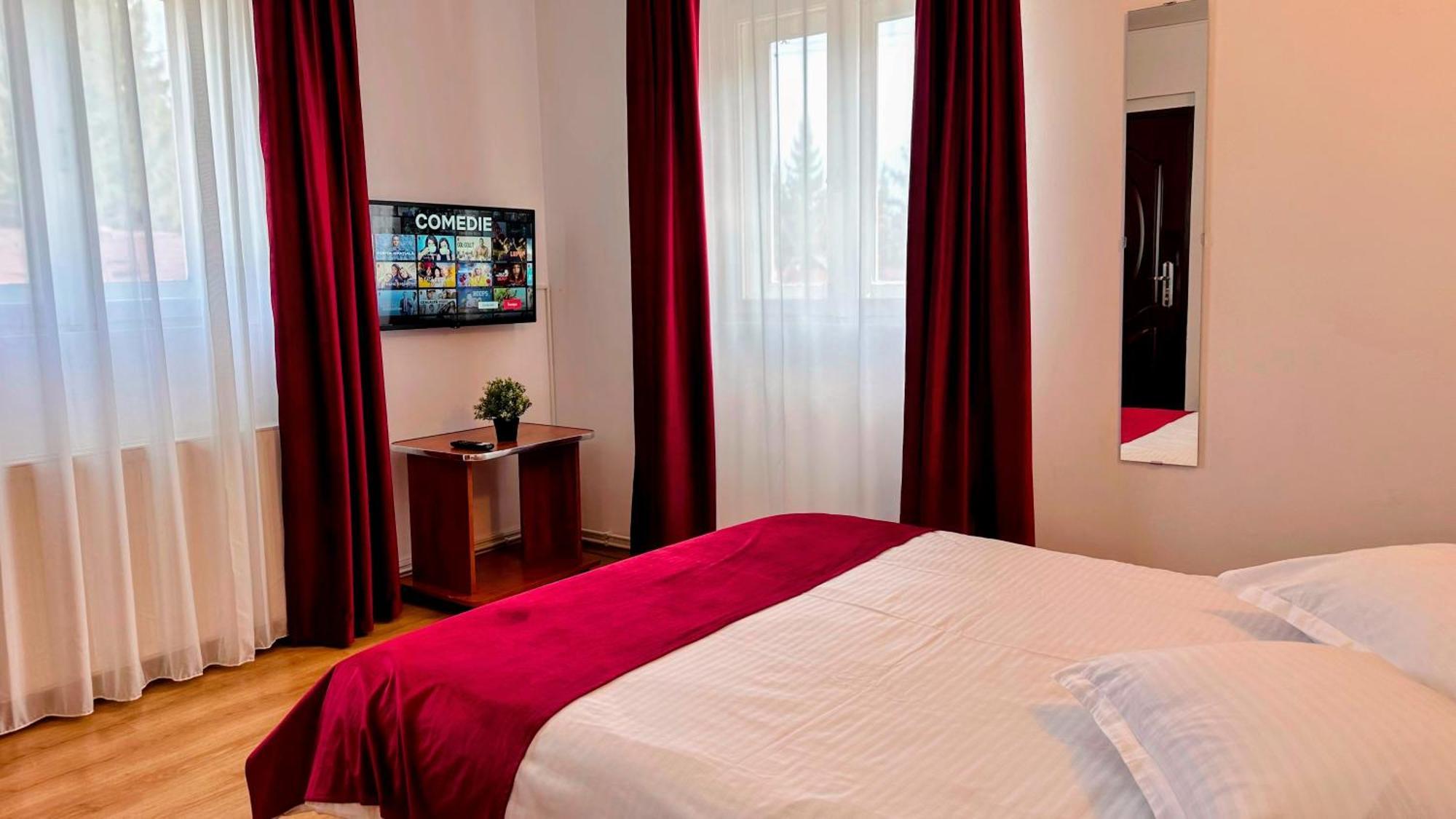 Valea Alba View - Self Check-In Hotell Buşteni Exteriör bild